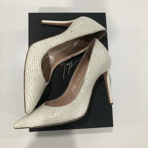 Giuseppe Zanotti Laser cut python pump